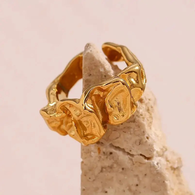 ModernMuse Ring