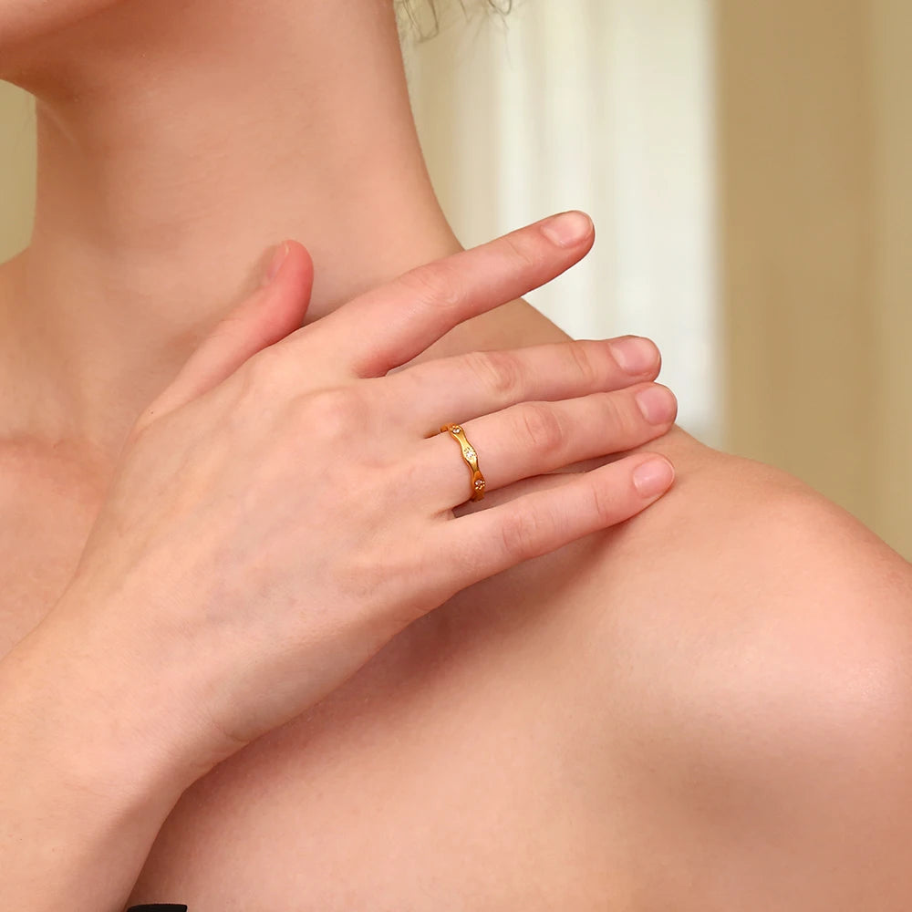 StarWave Radiance Ring